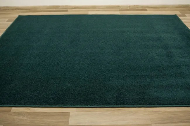 Metrážny koberec SIERRA 40 fľaškovo zelený