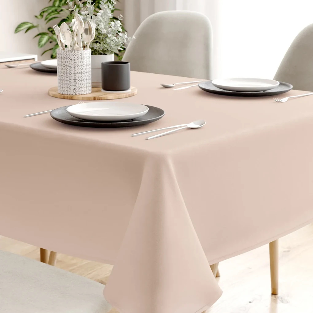 Goldea sviatočný hranatý obrus rongo deluxe - béžový so saténovým leskom 50 x 100 cm