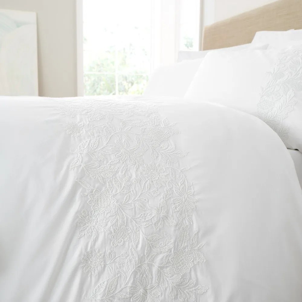 Biele bavlnené obliečky na dvojlôžko/predĺžené 230x220 cm Embroidery Floral – Bianca