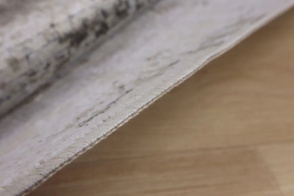 Devos Caby (DC Carpets), TRHÁK: Kusový koberec Isphahan 84577 Silver/Vision, 80x150, šedá, obývacia izba