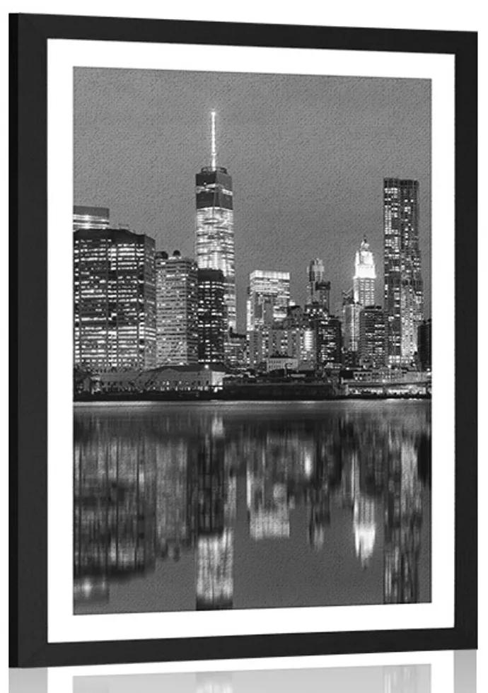 Plagát s paspartou odraz Manhattanu vo vode v čiernobielom prevedení - 30x45 black