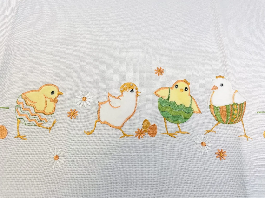 Veľkonočný obrus Kuriatka žlté 40x110cm TiaHome