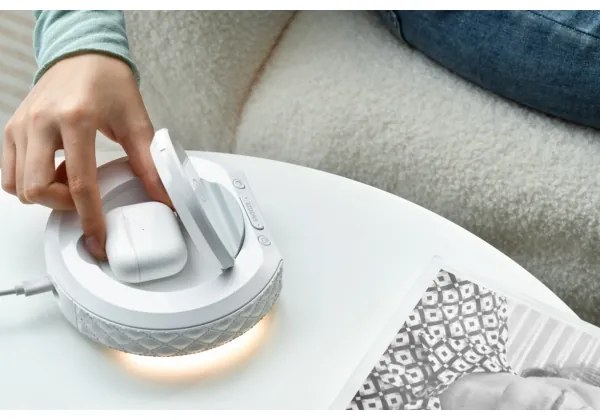 Immax 08983L - Budík s LCD a bezdrôtovou Qi nabíjačkou 27W/9V biely