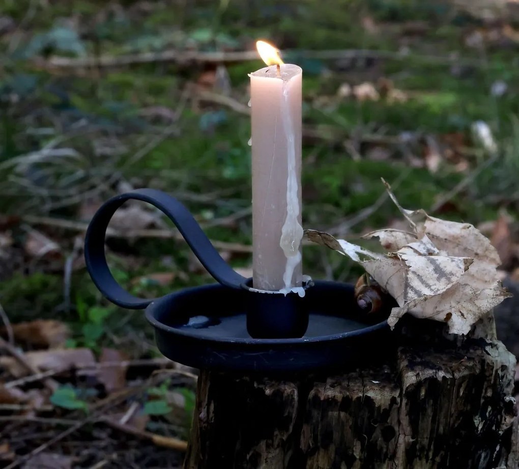 Čierny antik kovový svietnik na úzku sviečku s očkom - 10*Ø 8*6 cm