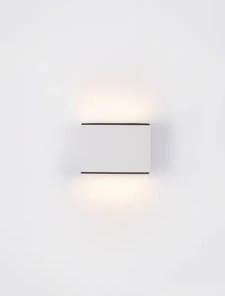 Minimalistické nastenné svietidlo Oti Biela