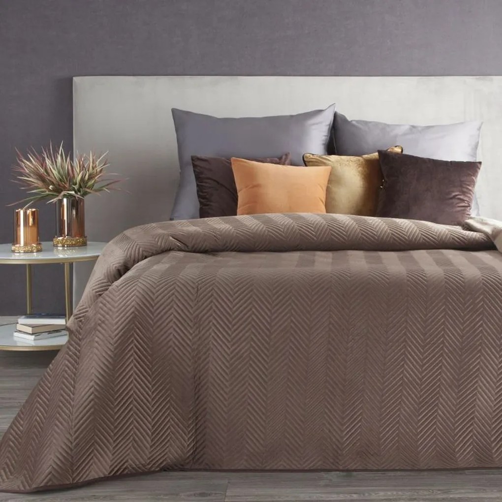 DomTextilu Hnedý obojstranný prehoz na posteľ s dekoračným prešívaním Šírka: 220 cm | Dĺžka: 240 cm 28385-209340