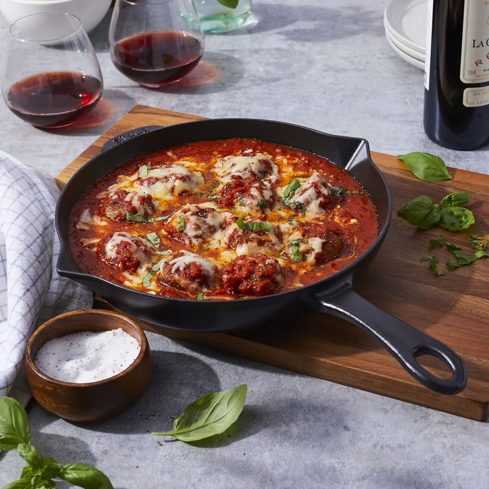 Staub Liatinová panvica STAUB 26 cm čierna