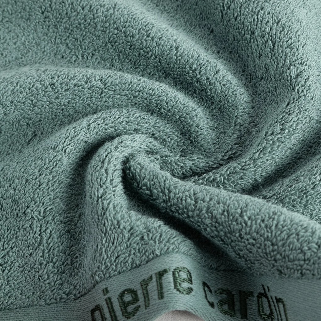 BAVLNENÝ UTERÁK PIERRE CARDIN EVI 70X140 CM TMAVOMÄTOVÁ