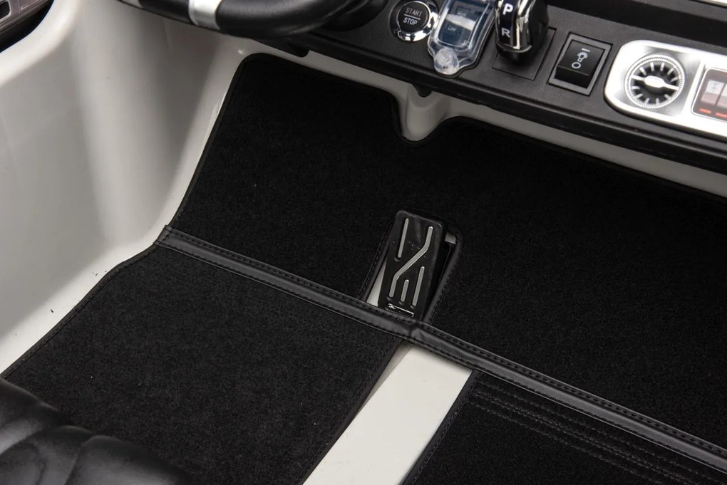 Elektrické autíčko Mercedes G63 AMG 4x200W XXL - biele