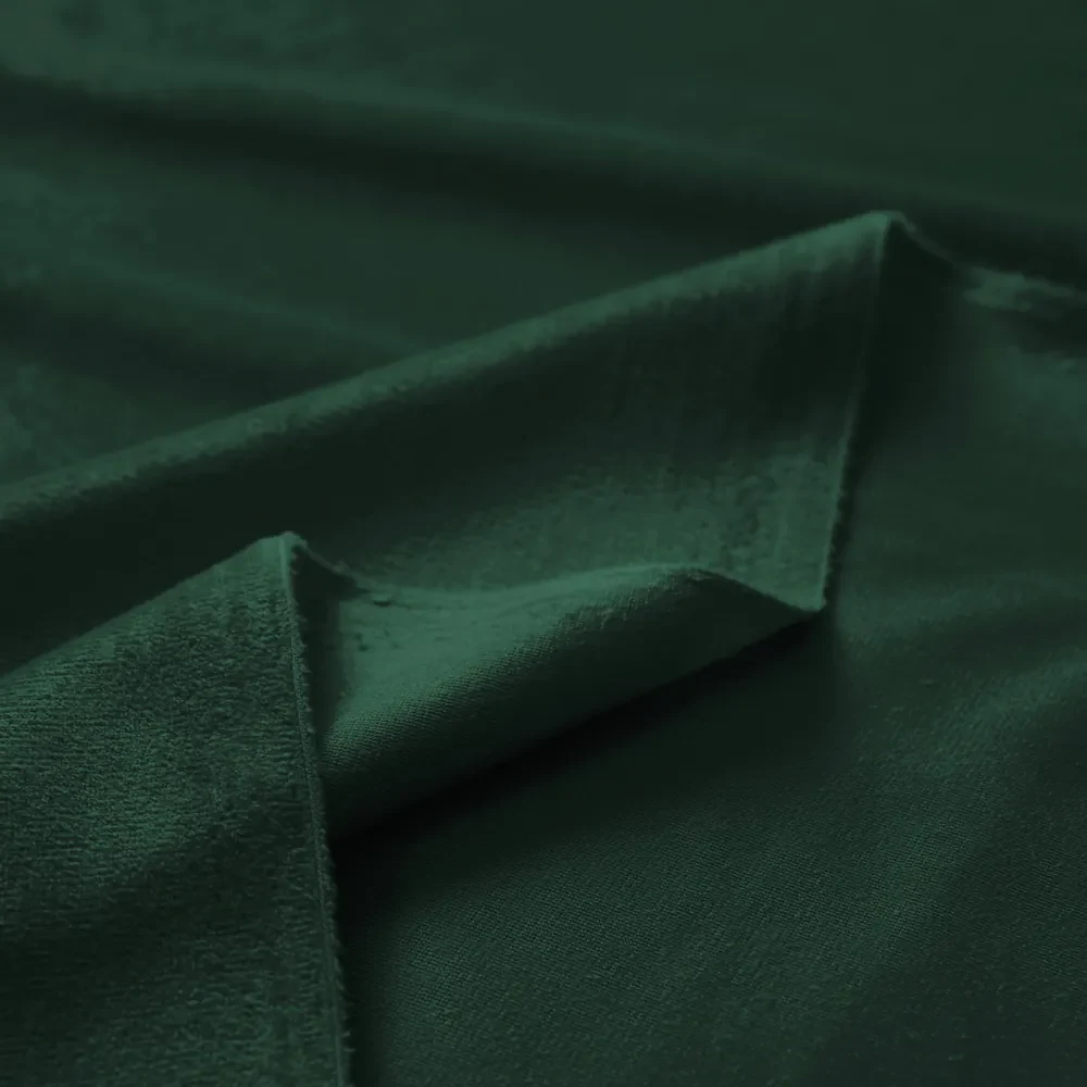 Biante Zamatový záves Velvet Prémium SVP-040 Lesná zelená - šírka 135 cm 135x240 cm