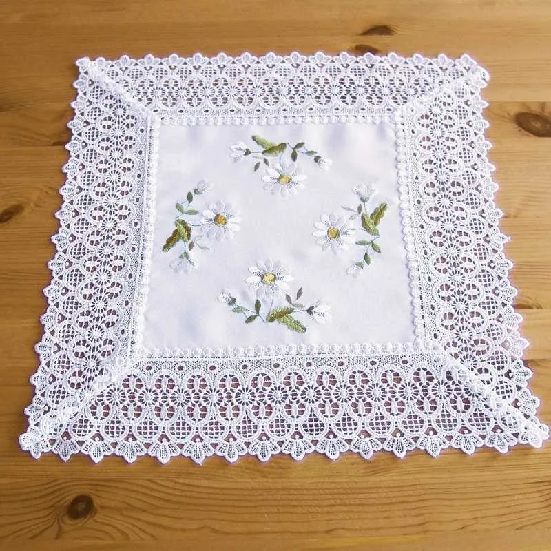 Čipkovaný obrus Jarné kvety 40 × 40 cm