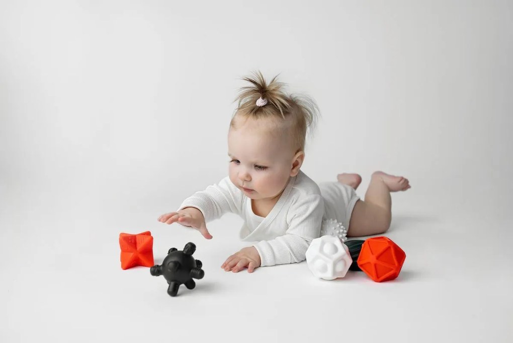 Mom’s Care - senzorické loptičky 6 ks - biele a čierne