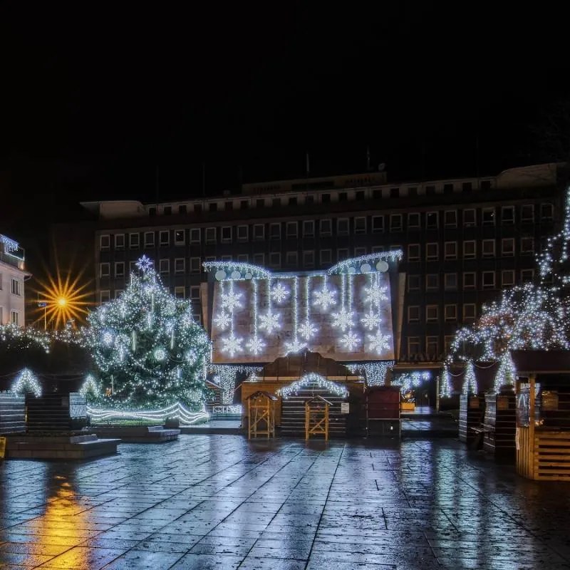 DECOLED LED světelný řetěz 5 m, ledově bílá, 60 diod, IP67, černý kabel Easy Fix