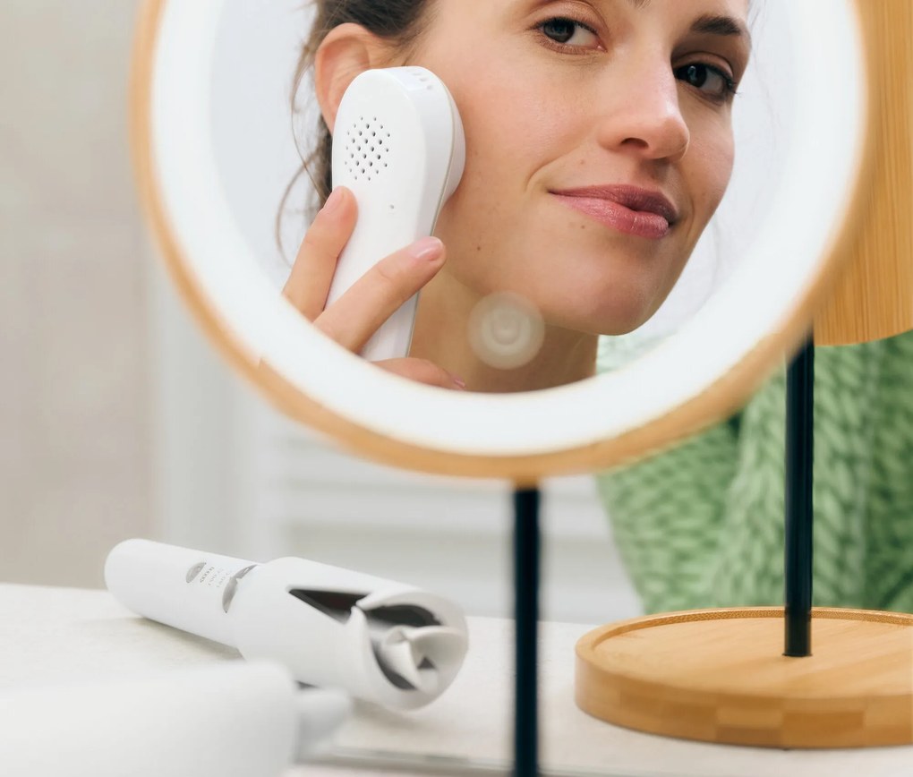 LED kozmetické zrkadlo s dodatočným 5-násobným zväčšením