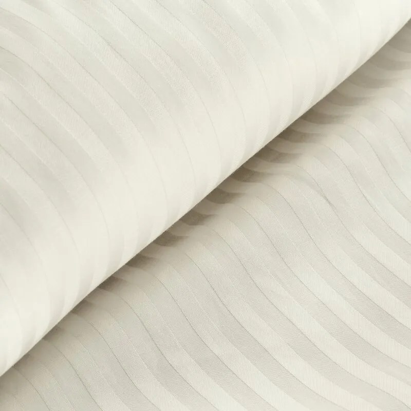 Dekorstudio Saténové posteľné obliečky VERA s jemnými prúžkami v krémovej farbe Rozmer posteľných obliečok: Šírka x Dĺžka: 140x200cm + 1ks 70x80 cm