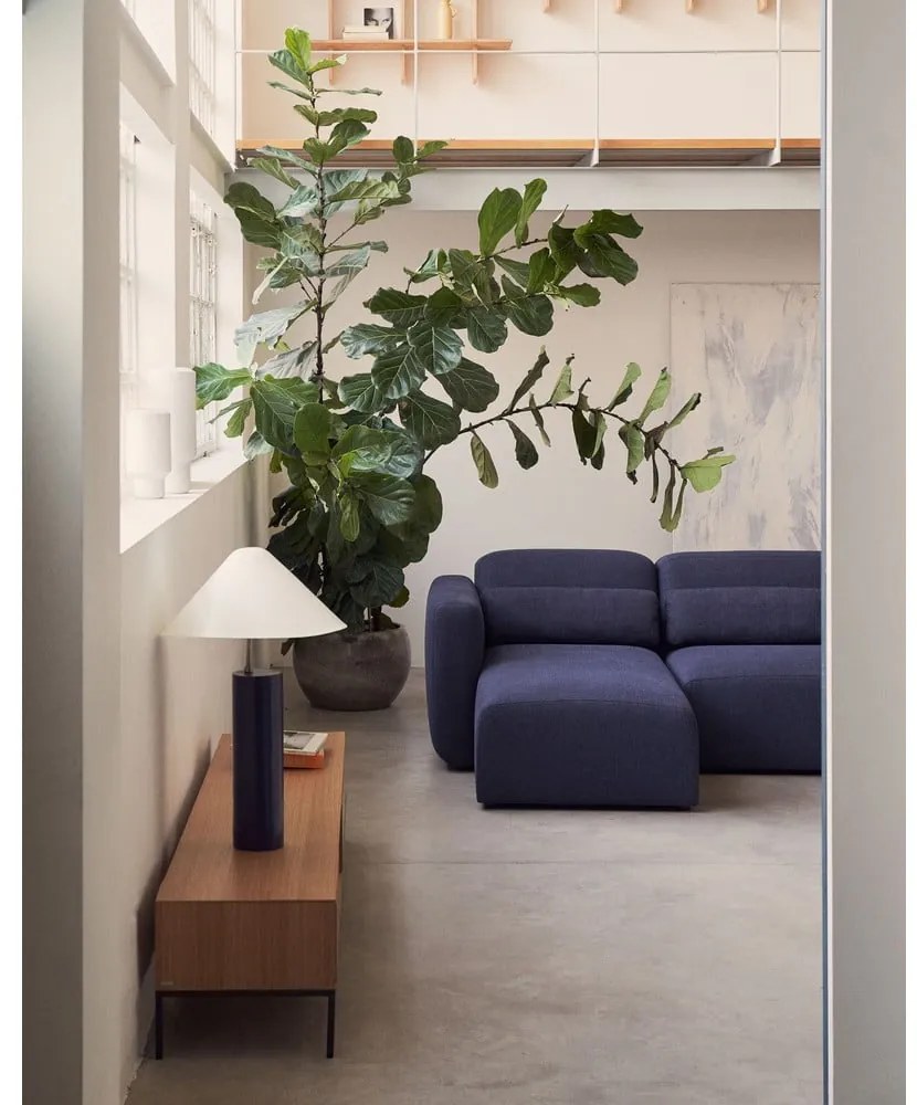TV stolík v dekore duba v prírodnej farbe 195x35 cm Vedrana – Kave Home