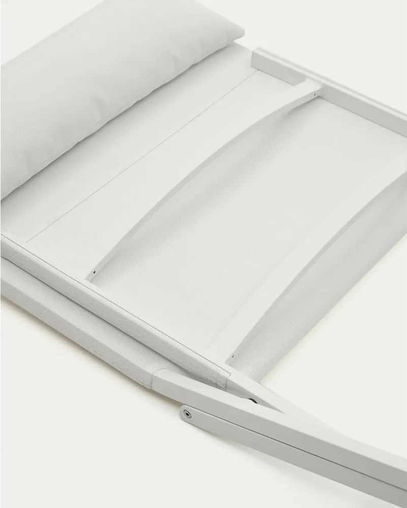 Biele kovové záhradné kreslo Canutells – Kave Home