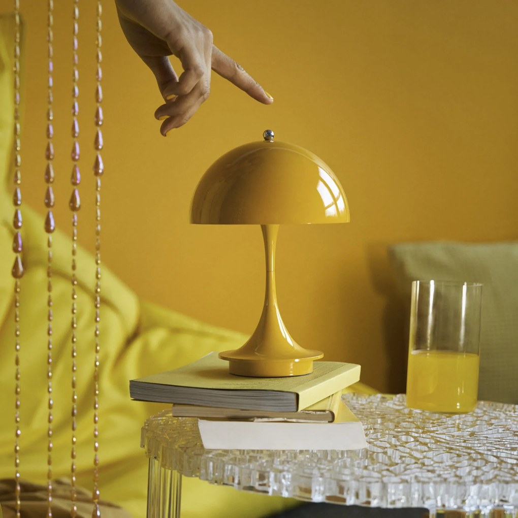 Louis Poulsen Prenosná lampa Panthella 160 V3 Opaque Yellow