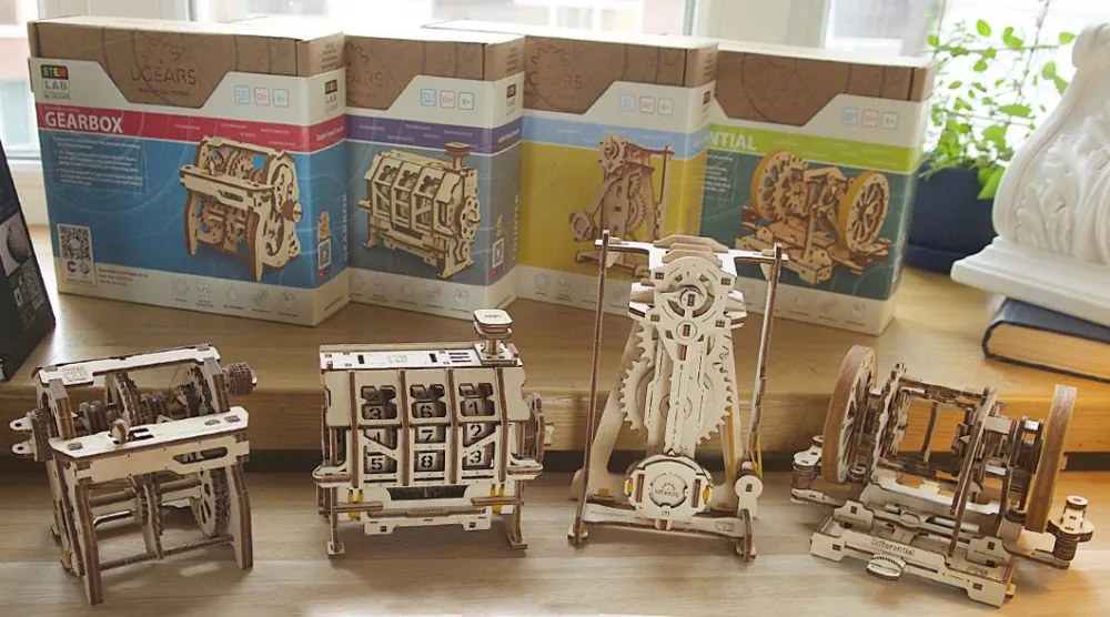 Ugears 3D drevené mechanické puzzle STEM výuková prevodovka