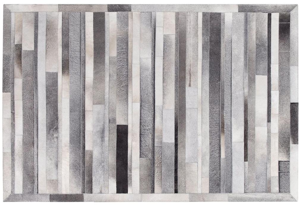 Kožený koberec 140 x 200 cm svetlosivý AZAY Beliani