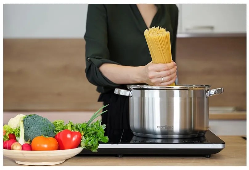 MEGAKOMBO Elektrický krájač BestBerg BBS-400B + 11dielna sada nerezových hrncov BestBerg BBSC-11