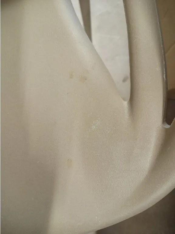 AKCIA Béžová plastová stolička KATO II. akosť