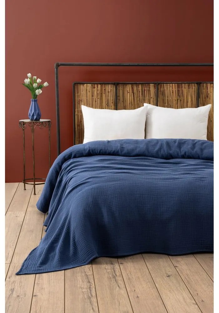 Tmavomodrý mušelínový pléd 220x250 cm Muslin – Mijolnir