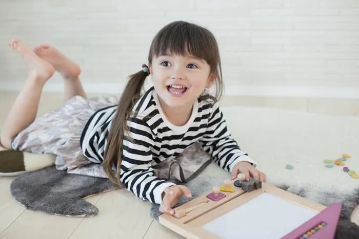 Magnetická kresliaca tabuľka Oekaki - Domček s mačičkou