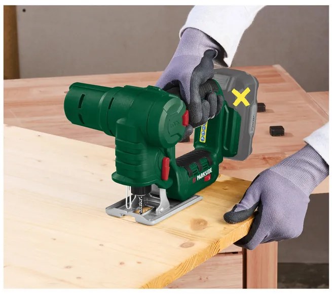 Parkside®  Aku priamočiara a chvostová píla Psssa 20-Li B2 + Akumulátor 20 V 2 Ah + Nabíjačka 20 V 2,4 A  (800011852)