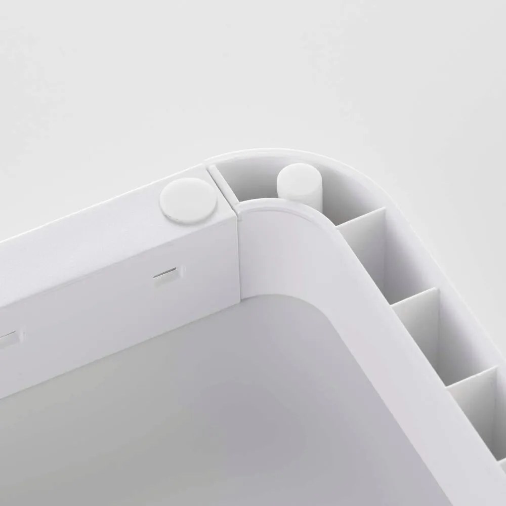 Biely nastaviteľný stojan na pokrievky a panvice YAMAZAKI Tower