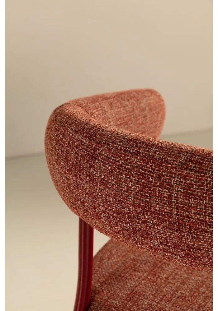 Terakotové čalúnené jedálenské kreslá v súprave s podrúčkami 2 ks Yuri – MOME