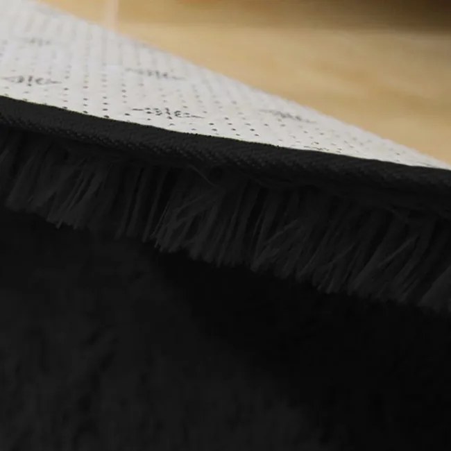 Protišmykový koberec SHAGGY čierny