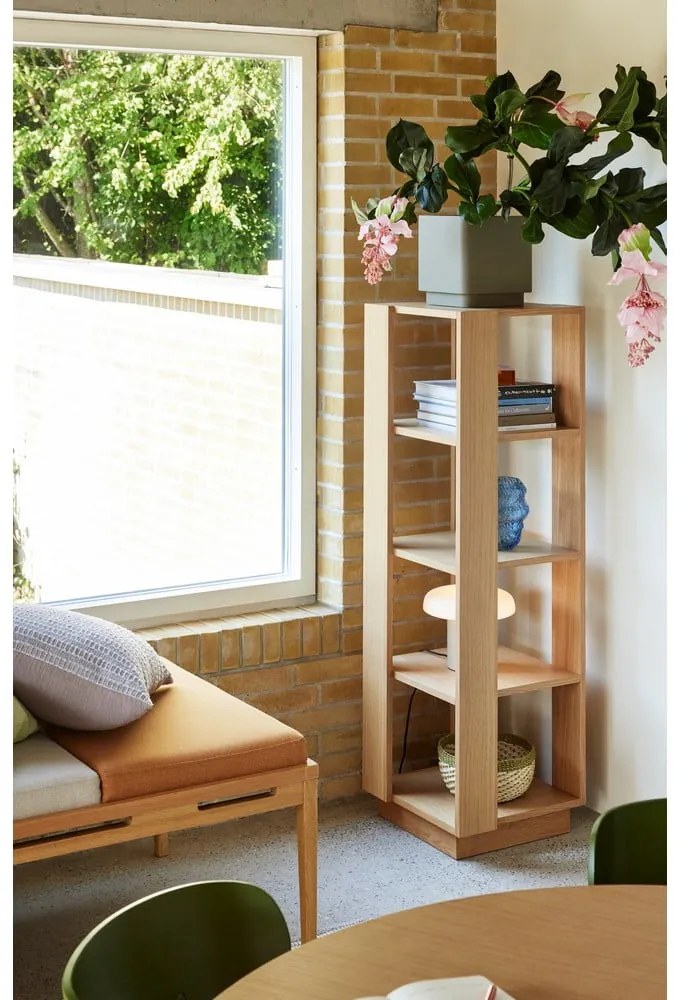 Knižnica v dekore duba v prírodnej farbe 45x140x45 cm Merge – Hübsch