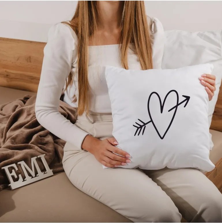 Dekoratívny vankúš Amor 40x40 cm EMI