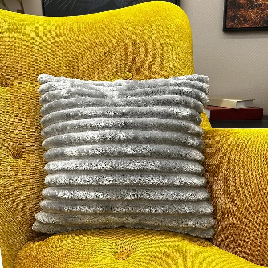 Obliečka na vankúš Laura 40x40 cm 8 svetlosivá