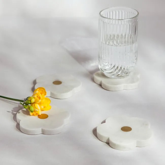 Podtácky pod hrnček MARBLE STRIPES mramorové v tvare kvetu 724275 (4 ks)