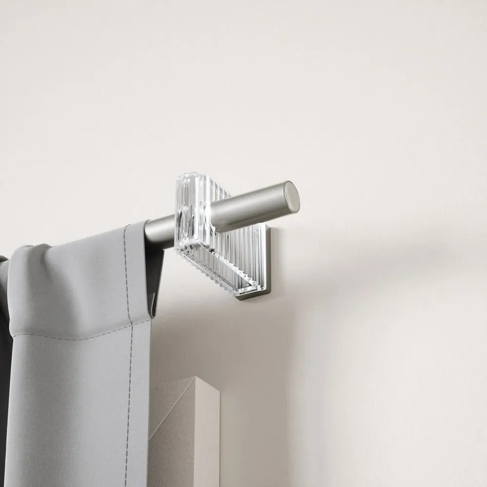 Oceľová roztiahnuteľná garniža v matne striebornej farbe 107 - 305 cm Flute – Umbra