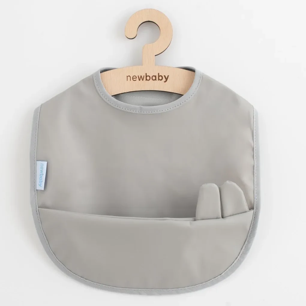 Umývateľný podbradník New Baby 34x25 cm sivý