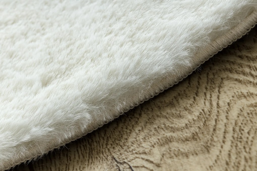 Koberec CURVY biely 11 Arches, prateľný