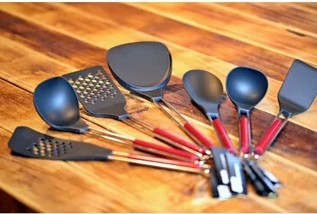 designová obracečka z nylonu od Suncraft Japan