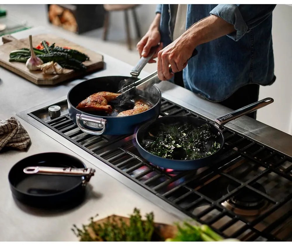 Panvica s pokrievkou/s keramickým povrchom ø 28 cm Space – Joseph Joseph