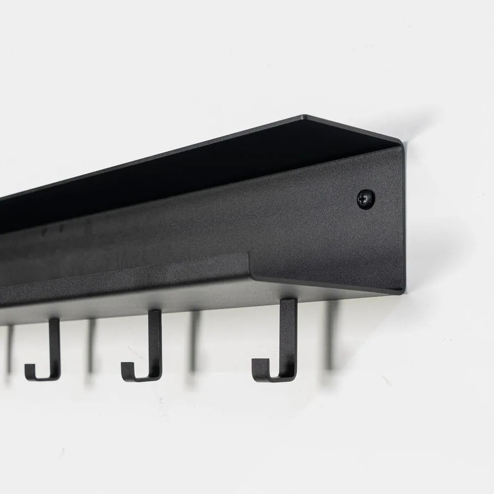 Čierny kovový nástenný vešiak s poličkou 50 cm Easy – Spinder Design