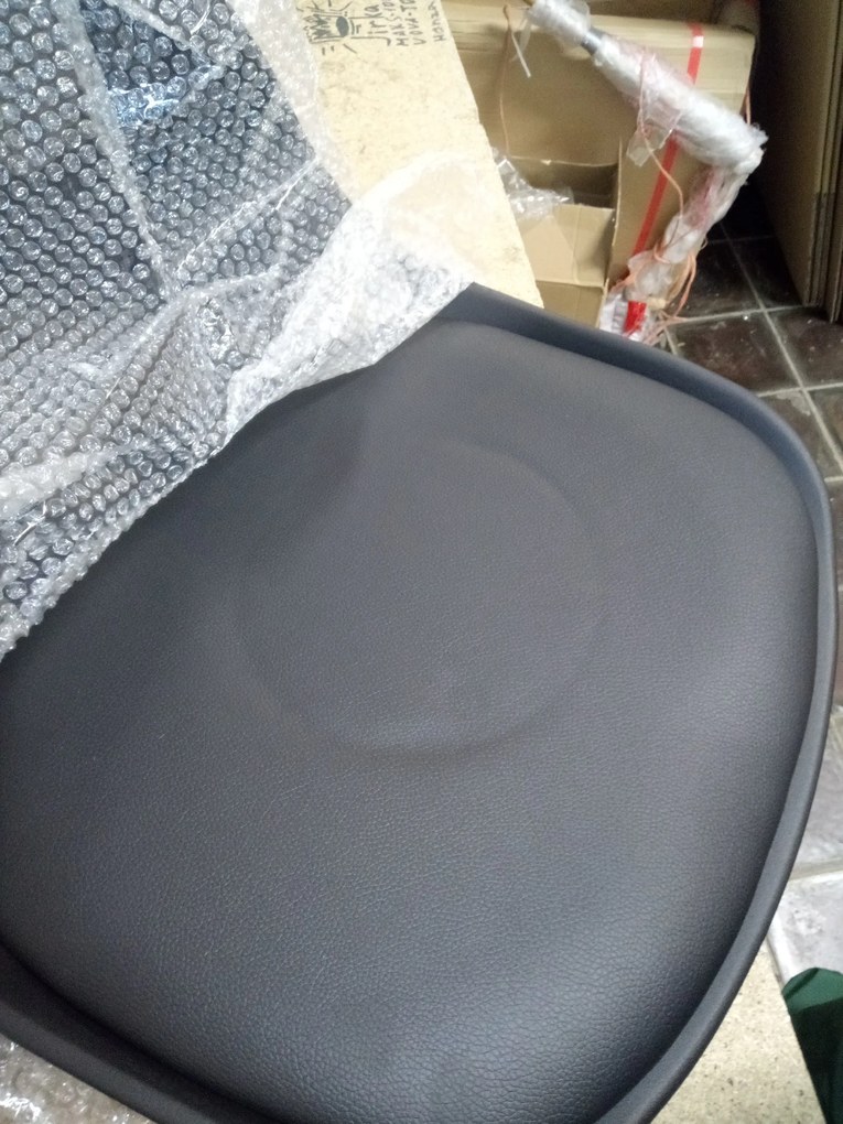 AKCIA Čierna barová stolička HOGA z eko kože II. akosť