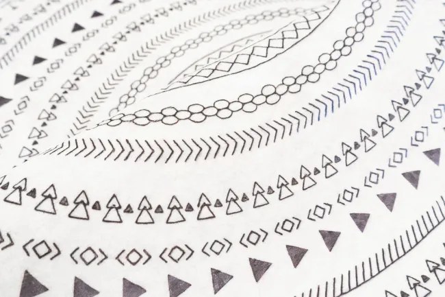 Protišmykový koberec NOVO krémový / čierny kruh