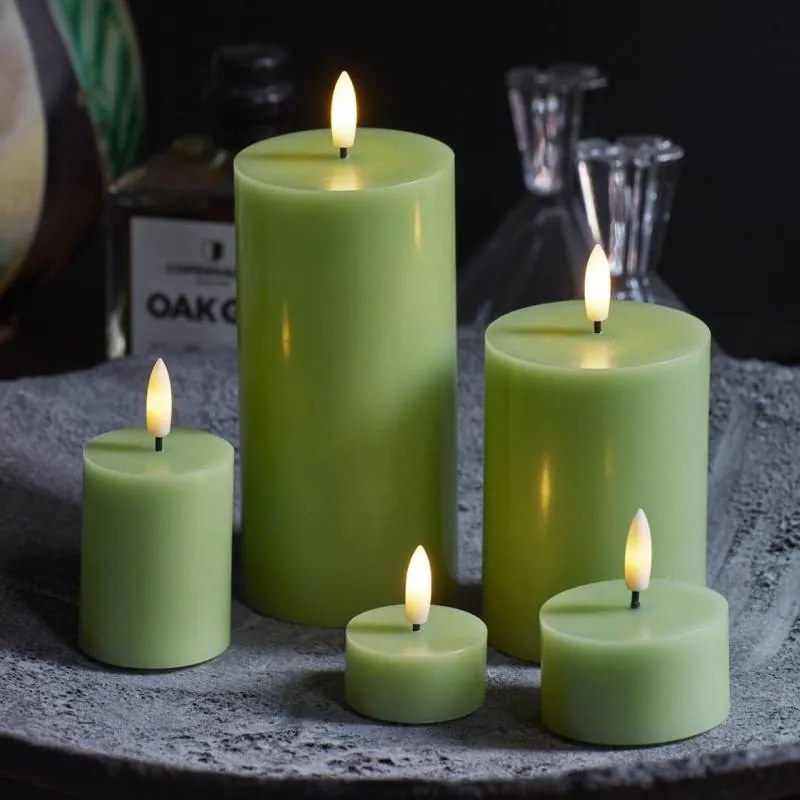 SIRIUS LED vosková sviečka Sille, jablkovo zelená, 7,5 x 15 cm