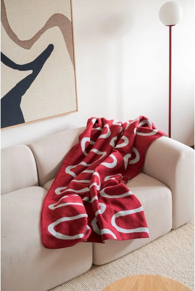 Červená deka 150x200 cm Swirl – noo.ma