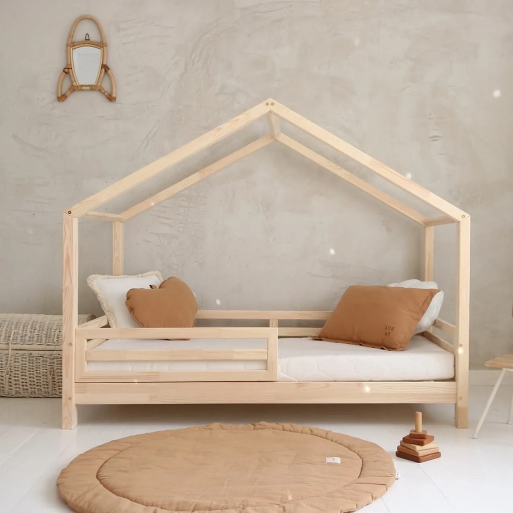 Posteľ v tvare domčeka Housebed Fello - 90 x 200 cm / prírodná