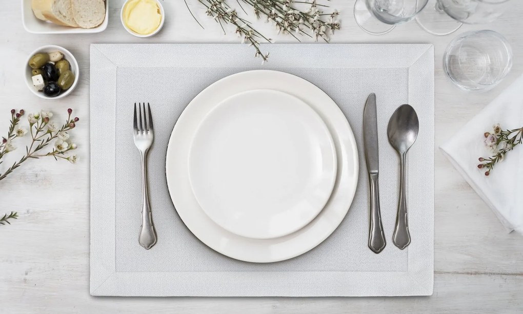 SADA 4 KS PRESTIERANIE NA STÔL ANABEL 30X40 CM BIELA