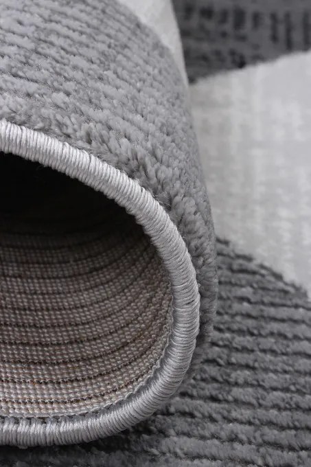 Koberec Diamond K4494S SILVER / SILVER Glamour