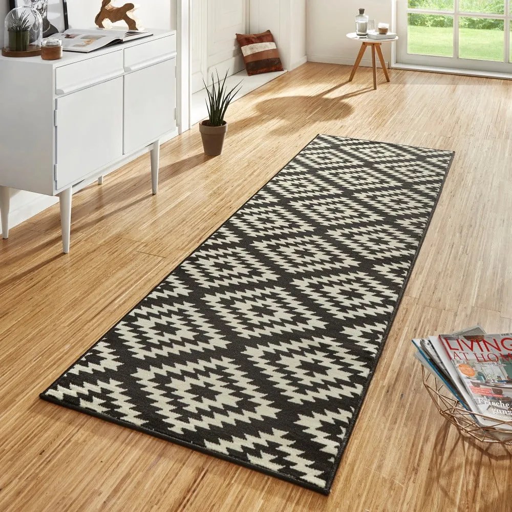Čierno-biely behúň Hanse Home Basic Nordic, 80 x 250 cm